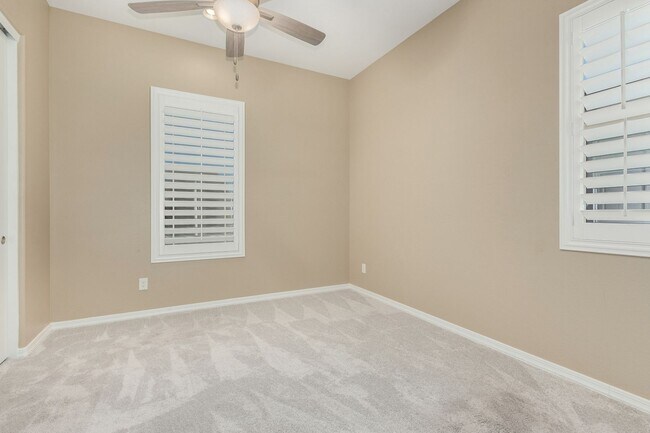 Building Photo - Beautiful 3 bedroom with pool in Cantamia!