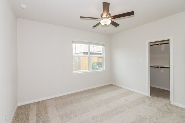 Building Photo - 7610 Thrips Ln