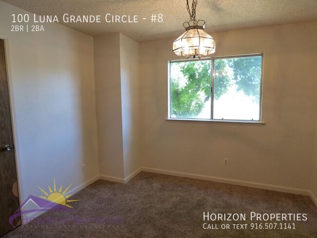 Building Photo - Condo in South Natomas, 2 Bed 2 Bath 840 sqft