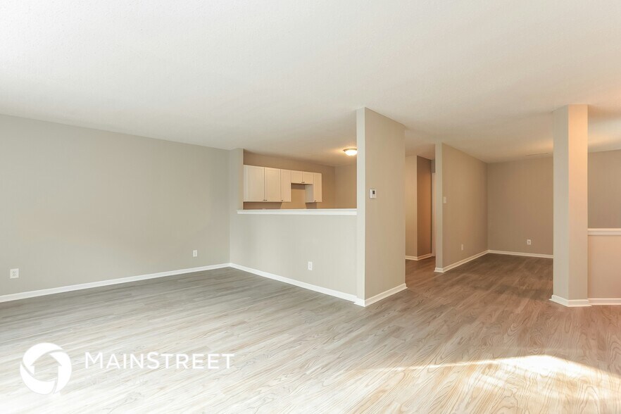 Building Photo - 2397 Collins Way