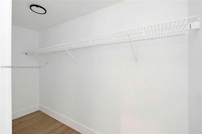 Building Photo - 610 NW 38th Ct