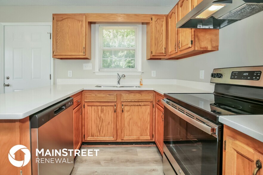 Building Photo - 412 Kirkland St