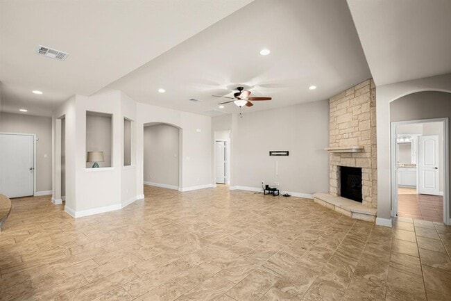 Building Photo - 1937 Little George Dr