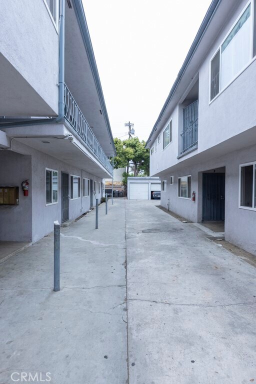 Building Photo - 5476 Linden Ave
