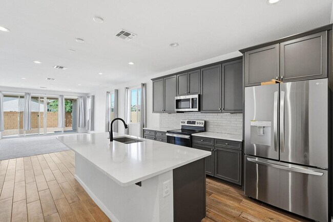 Building Photo - 641 S Davidson Ln