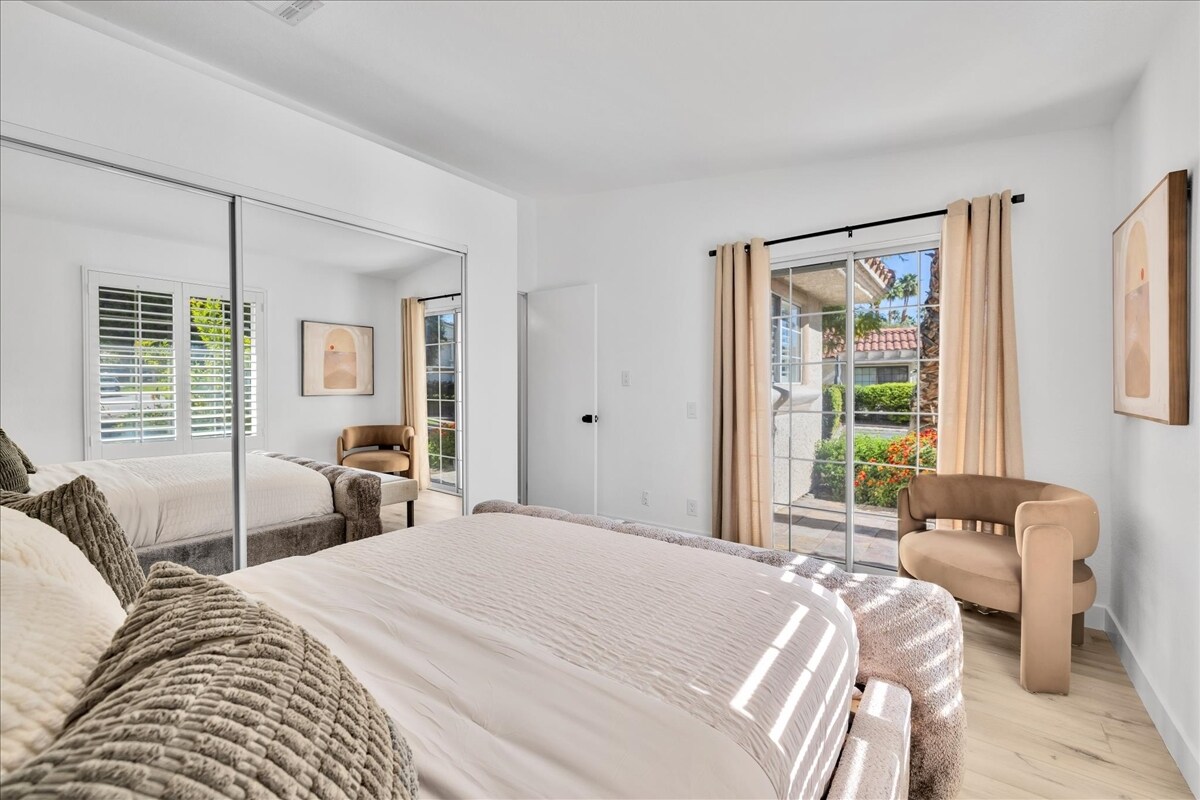 Building Photo - 2701 E Mesquite Ave