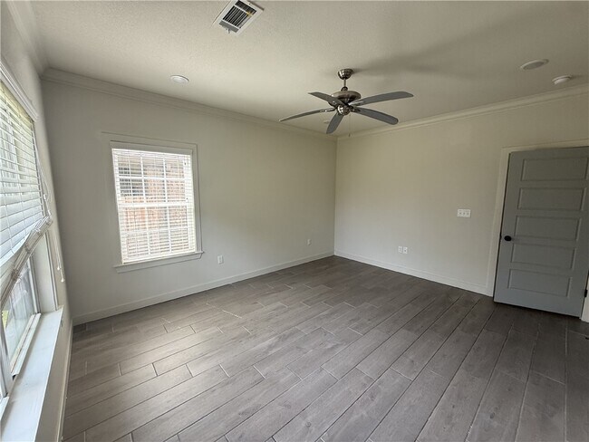 Building Photo - 3217 SW Hillstone Ave