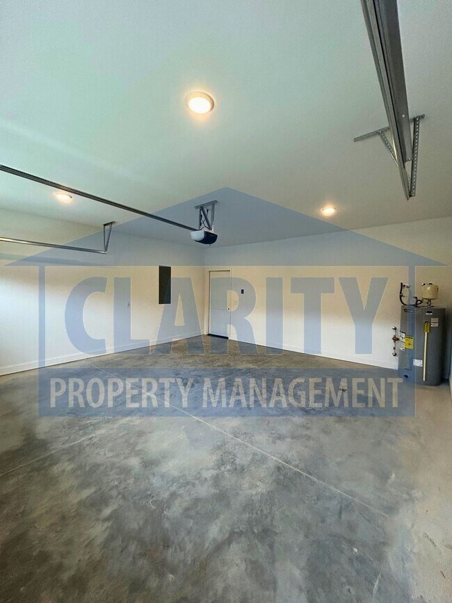 Building Photo - *Brand New* 4 bedroom home!