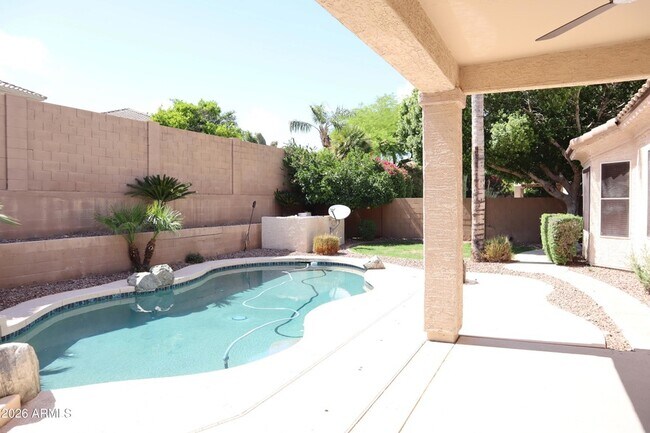 Building Photo - 3820 S Barberry Pl