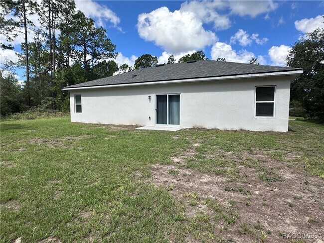 Building Photo - 8009 N Oxford Terrace