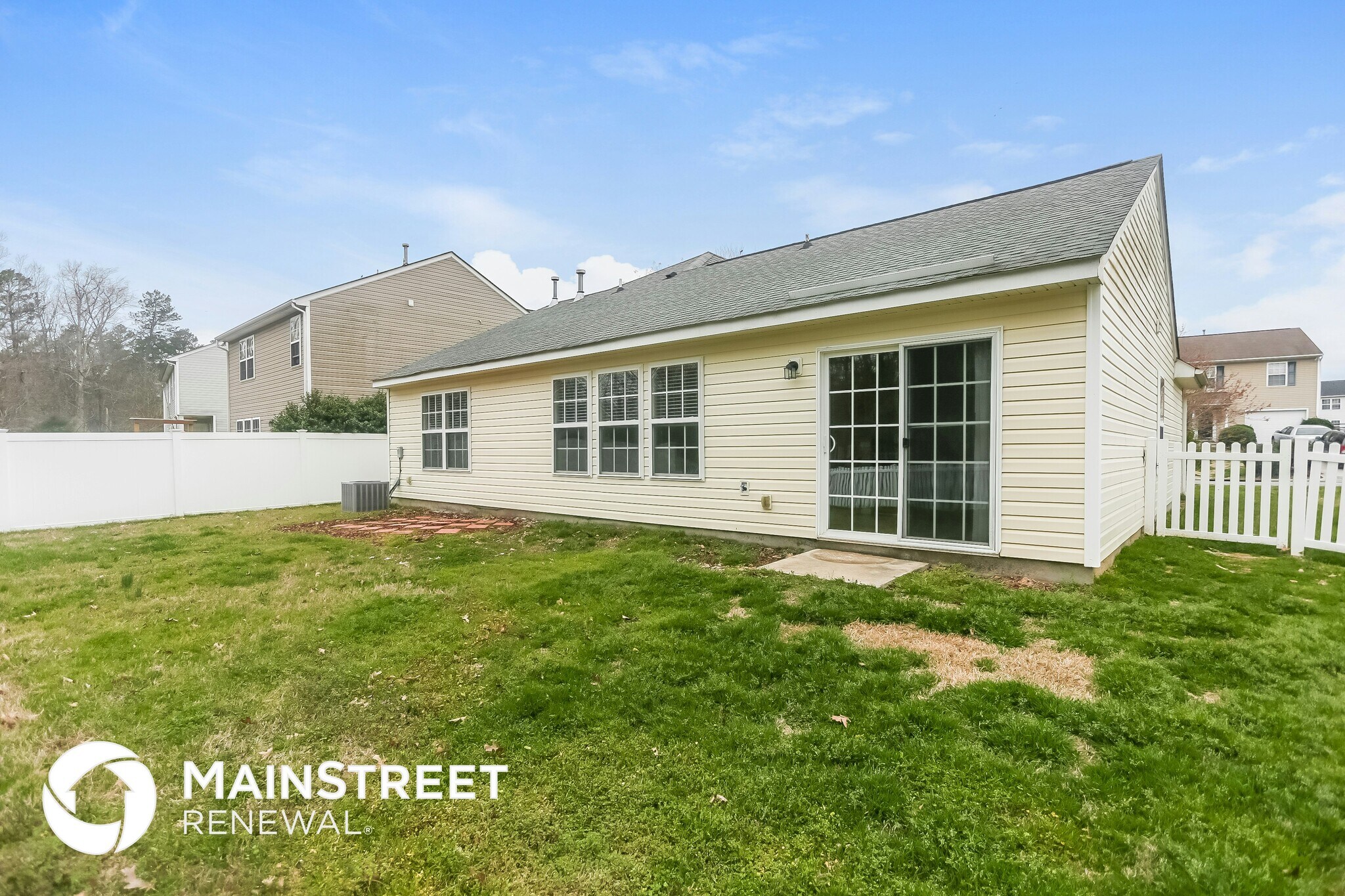 Building Photo - 2152 Mallard Pointe Dr