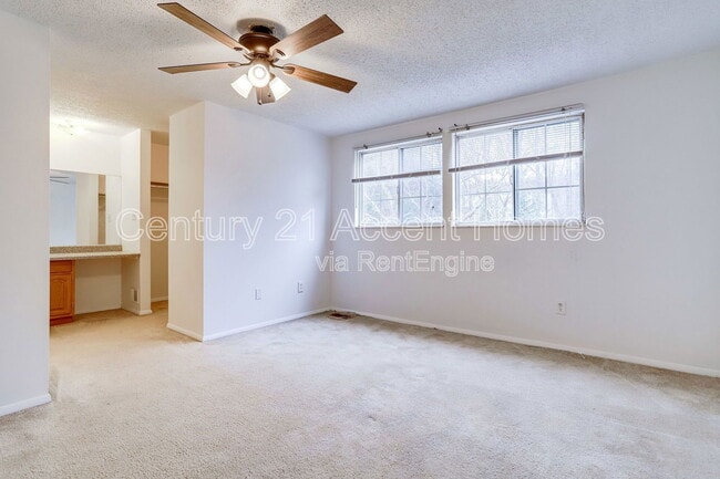 Building Photo - 5328 Larochelle Ct