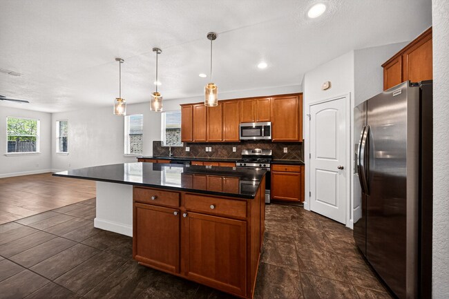 Building Photo - 7915 Cenote Dr