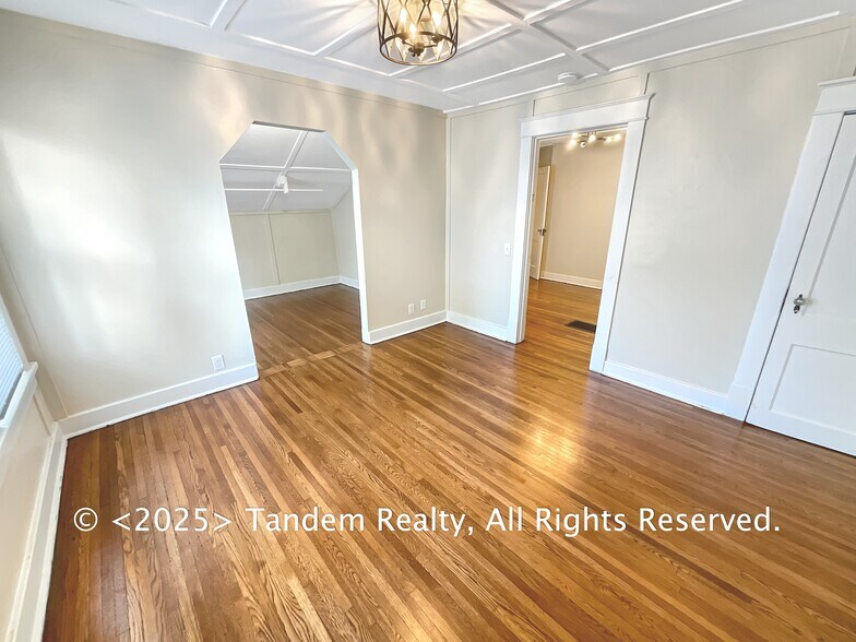 Building Photo - 2112 Westwood Ave