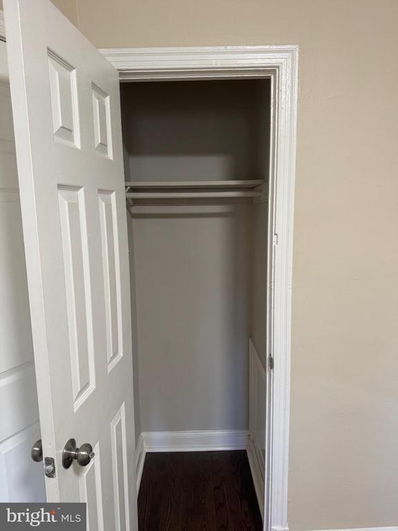 Building Photo - 1809 18th St SE