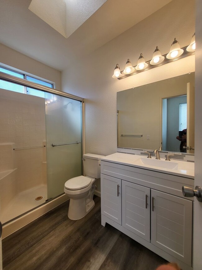 Building Photo - Great Location! 3BD and 2BA