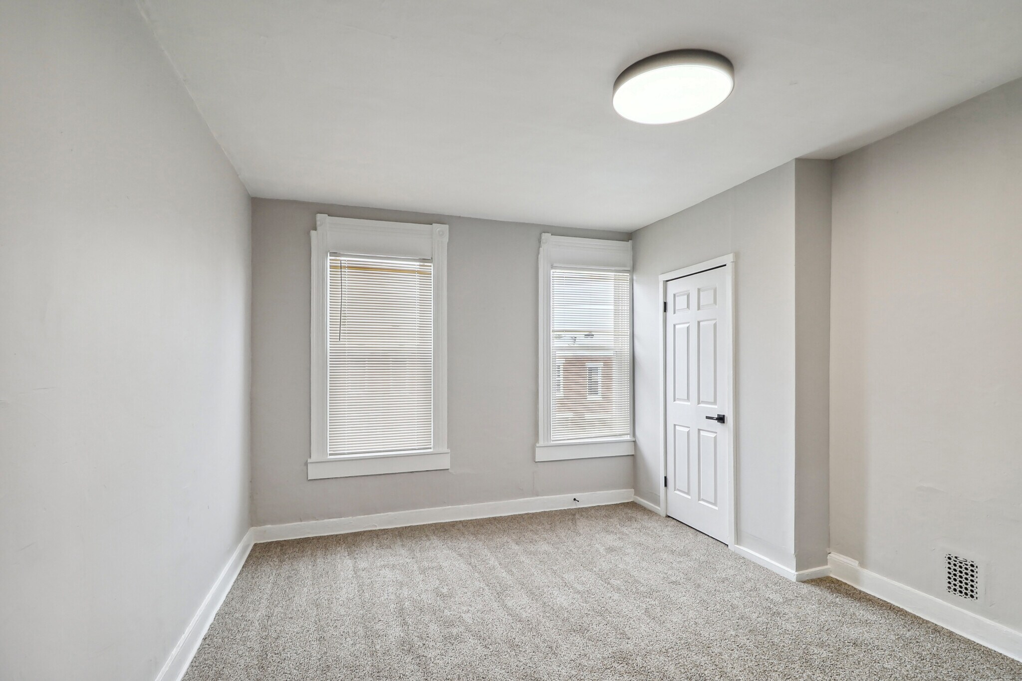 Building Photo - 2128 Hollins St