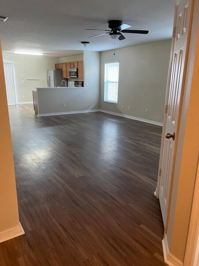 Building Photo - 311 Willowbay Ridge St