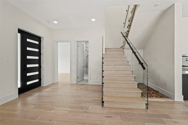 Building Photo - 4903 Braesvalley Dr