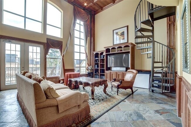 Building Photo - 7575 Kirby Dr