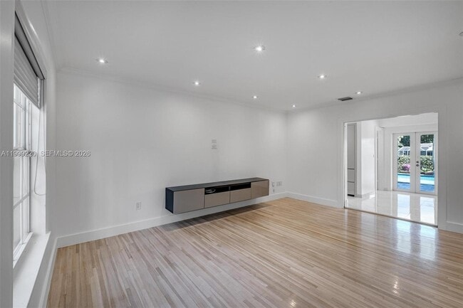 Building Photo - 11401 SW 72nd Pl