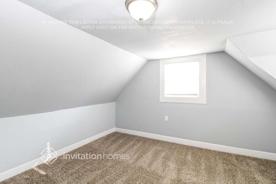 Building Photo - 500 Hill