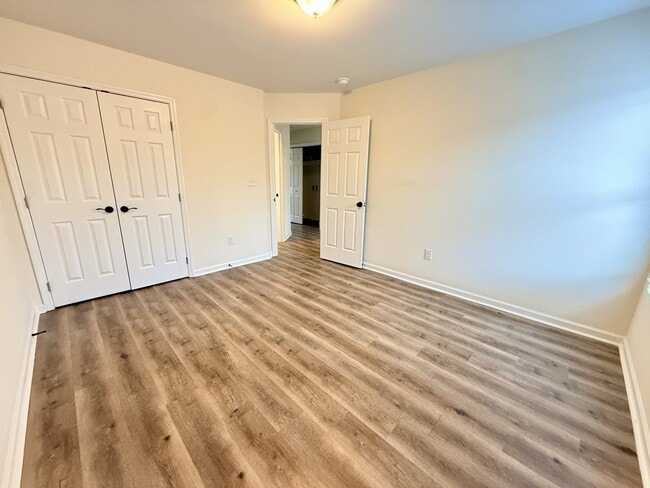 Building Photo - 103 Oakwood Meadows Dr