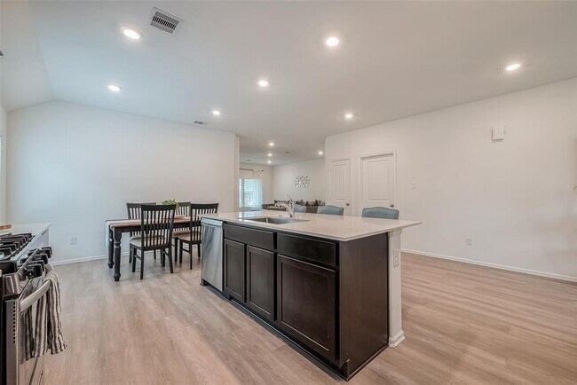 Building Photo - 23635 Camellia Birch Ct