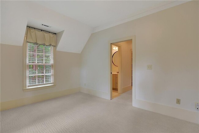 Building Photo - 9043 Selborne Ln