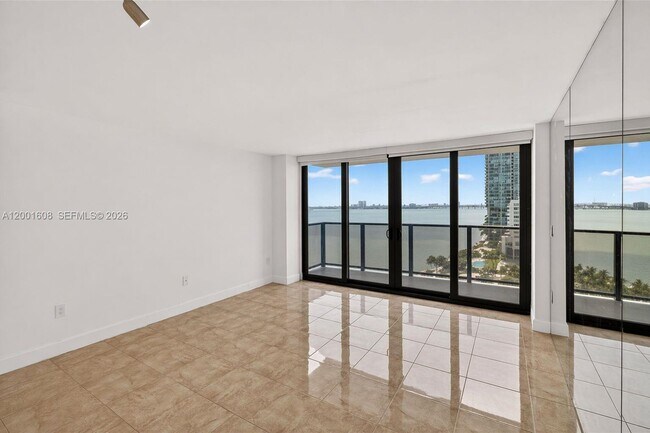 Building Photo - 600 NE 36th St