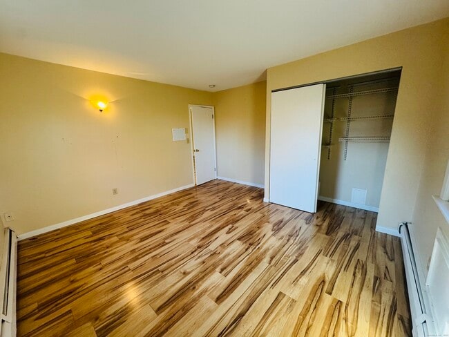 Building Photo - 304 Pine Rock Ave