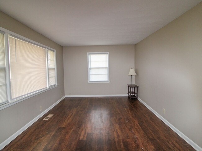 Building Photo - Nice Home close to Ardmore!