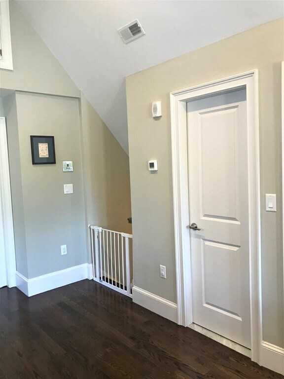 Building Photo - 27 Albion St