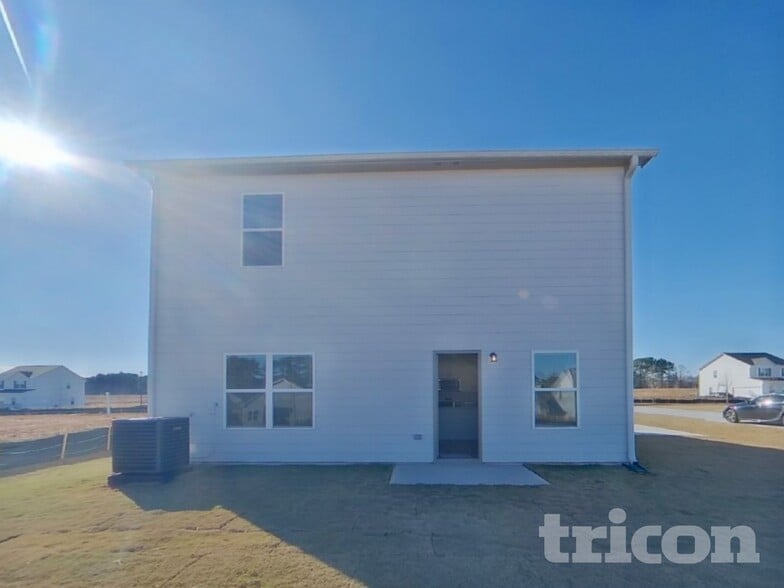 Building Photo - 118 Avondale Blvd SE