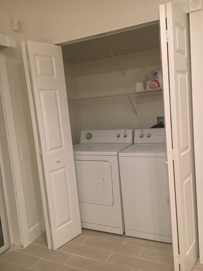 Building Photo - 8652 Hunters Key Cir