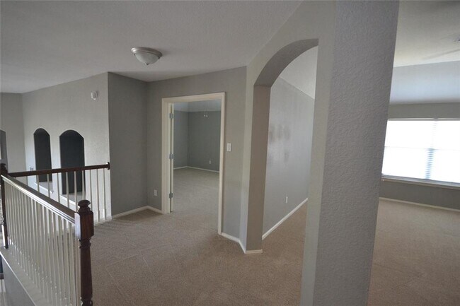 Building Photo - 1705 Lions Den