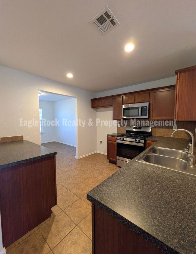 Building Photo - Bixby Home for Rent (3beds/2baths)