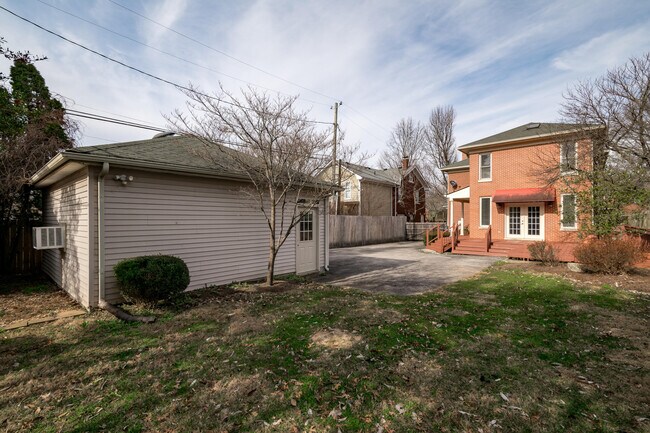Building Photo - 1378 Fontaine Rd