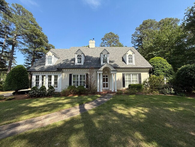 Building Photo - **OFFERING REFUNDABLE APPLICATION FEES & $250 MOVE IN PROMOTION** Incredible 5BD, 4.5BA House in ...