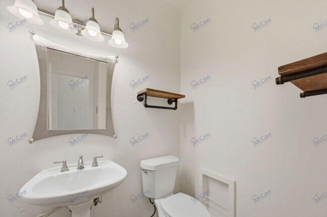 Building Photo - 622 Andover Ln