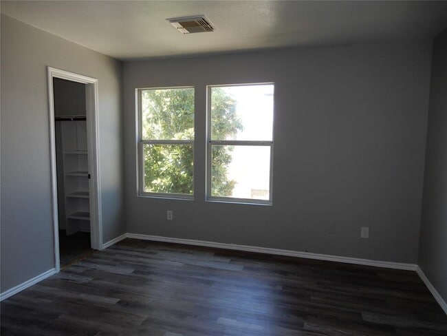 Building Photo - 20119 Baron Brook Dr