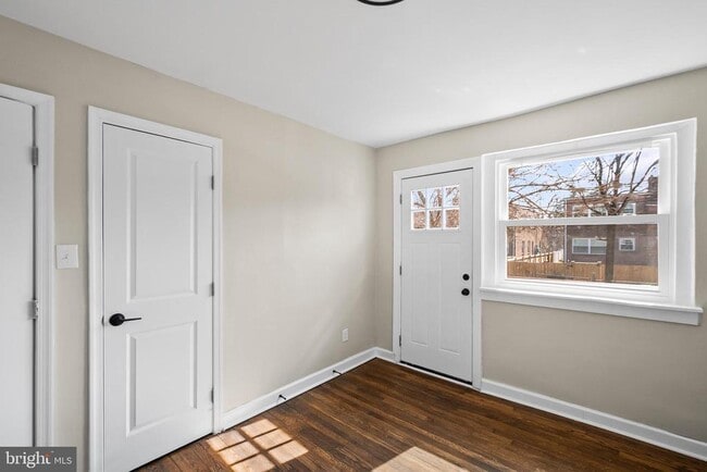 Building Photo - 1235 Alabama Ave SE