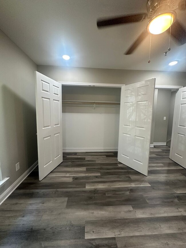 Building Photo - Stylish 2-Bed, 1.5-Bath Condo | Pool, Gym ...