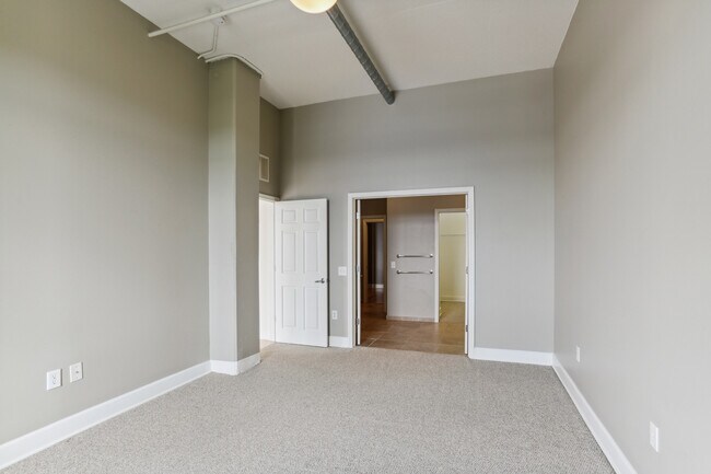 Building Photo - 3820 Roswell Rd NE