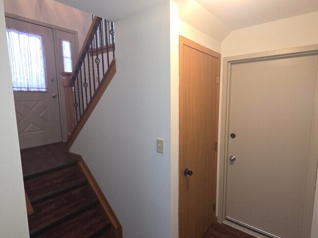 Building Photo - 10268 Parkedge Cir