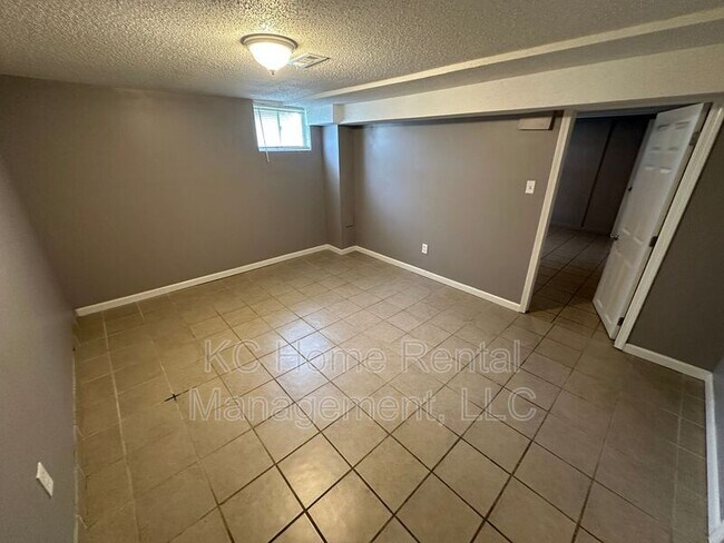 Building Photo - 420 N Jennings Rd