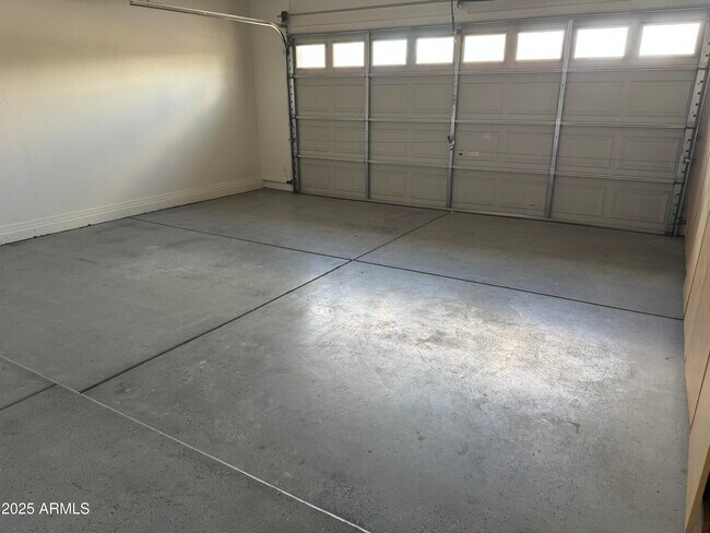 Building Photo - 2706 N 115th Dr