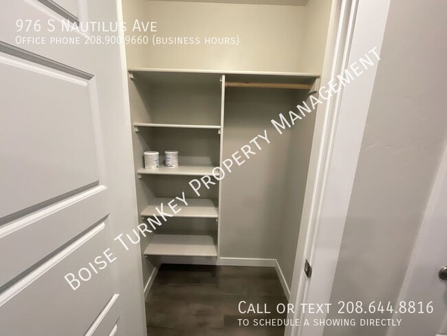 Building Photo - 976 S Nautilus Ave