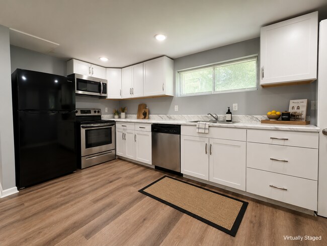 Building Photo - 409 Longview Dr