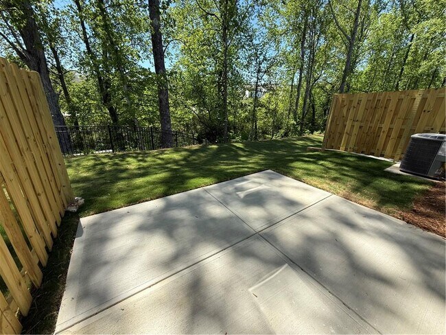 Building Photo - 126 Hughes Pl Dr